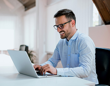 How to Use Social Media to Advance Your Career