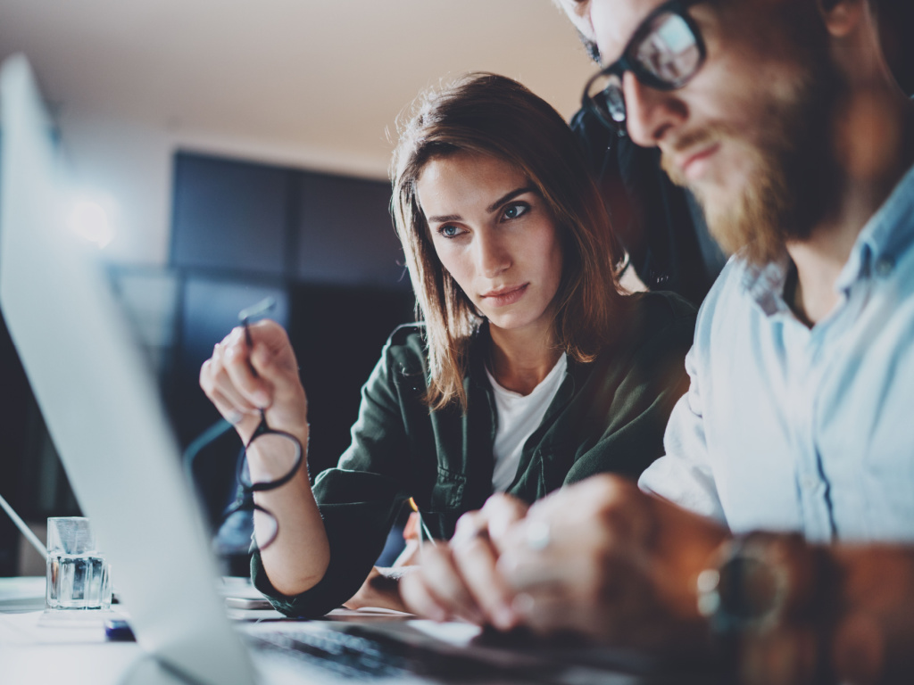 6 Creative Tips for Advancing Your Career Online