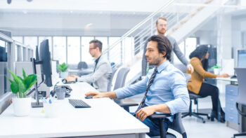 Return-to-Office vs. Remote Work Moving into 2026: New Trends & What Workers Prefer